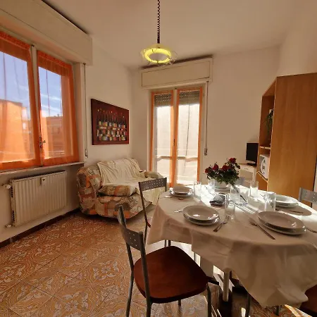 Apartament Nettuno 250 Metri Dal Mare - Free Parking